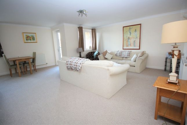 Flat 3, 12, Tower Place, Edinburgh photo 5