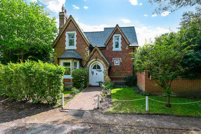 3-bed house on 389, Farnborough Road, Farnborough, £525,000