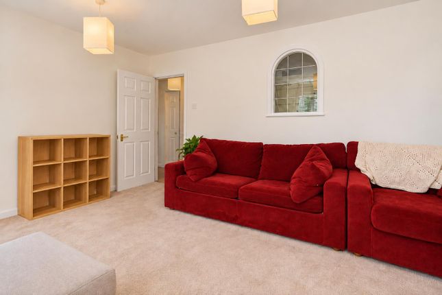 St Pauls Court, London photo 2