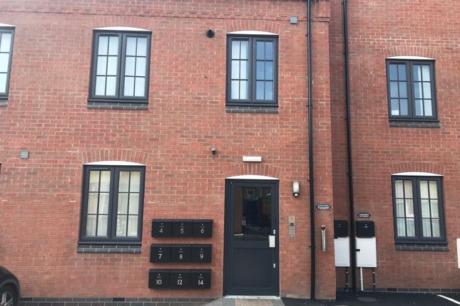 Thumbnail Flat to rent in Co-Op Close, Barwell, Leicester