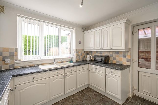 12, Brinley Way, Kingswinford photo 2