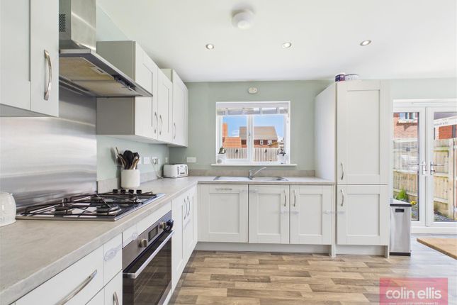 30, Farrier Way, Scarborough photo 3