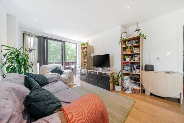 Bovet Court, 164,Flat 6, Harford Street, London photo 4