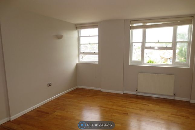 Flat, Grove Road, London photo 2