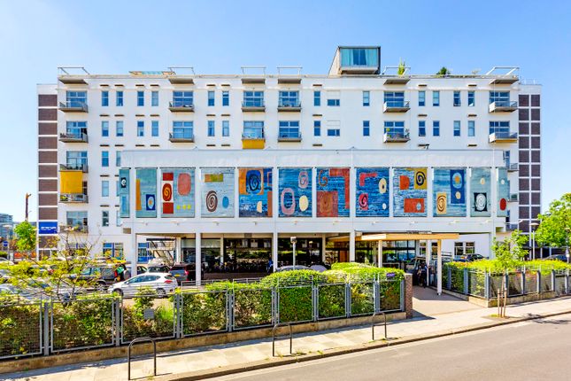Flat 39, The Piper Building, Peterborough Road, London photo 4