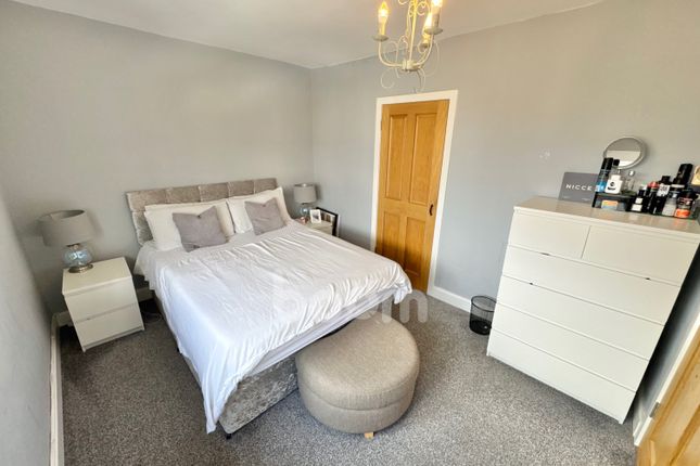 33, Cleeves Avenue, Dalry photo 4