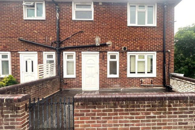 Thumbnail Flat to rent in High Street, Shepperton