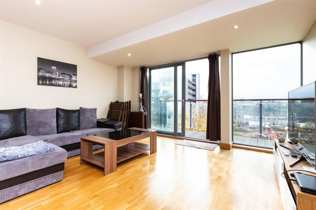 Flat to rent in Dace Road, London