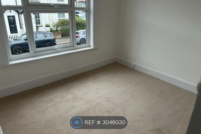 Rosebery Road, Bushey photo 3