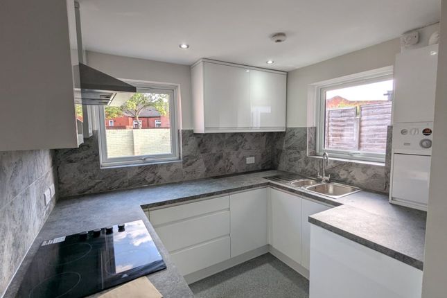 61, Dengayne, Basildon photo 2
