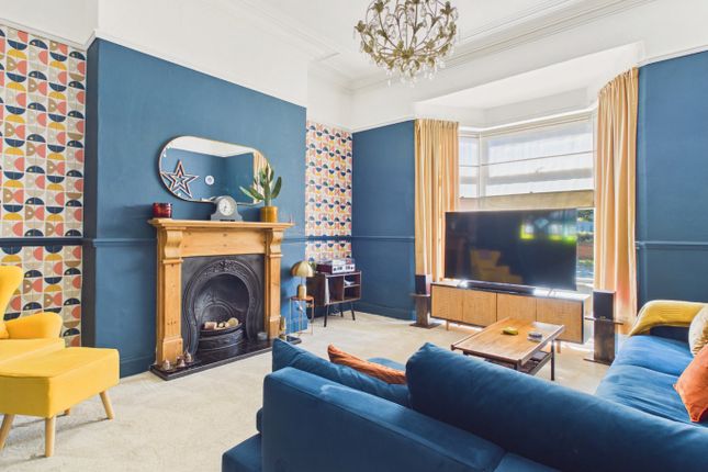60 Cliff Road, Hornsea, East Riding of Yorkshire photo 3