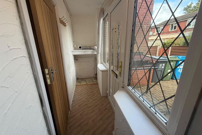 2, Tadcaster Walk, Oldham photo 2