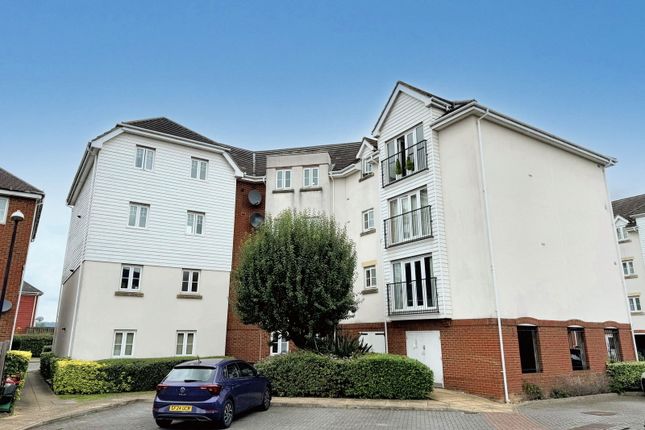 Thumbnail Flat for sale in Ingram Close, Larkfield, Aylesford