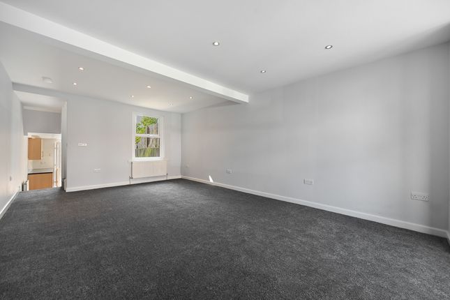 Thumbnail Maisonette to rent in Chase Road, London