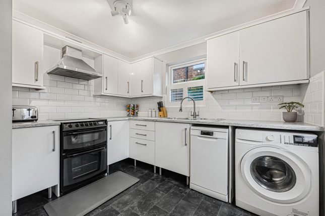 23 Greaves Road, High Wycombe photo 3