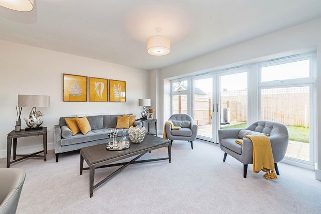 End terrace house for sale in Darnell Place, Woodcote, Reading