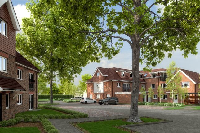 Thumbnail Flat for sale in Walton Road, West Molesey, Surrey