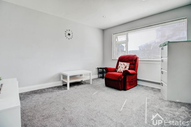 84, Mayflower Drive, Coventry photo 4
