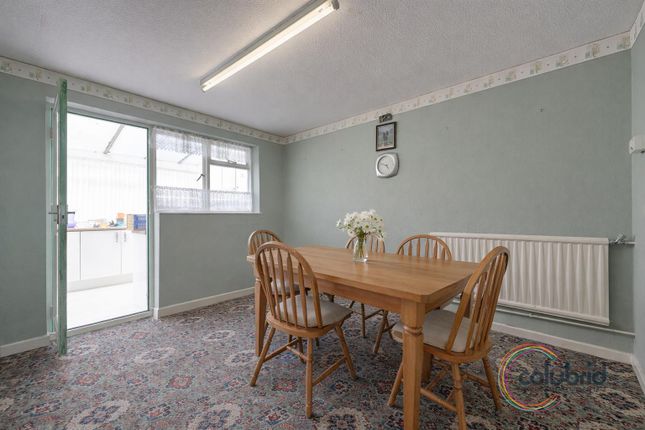 239, Corringham Road, Corringham photo 4