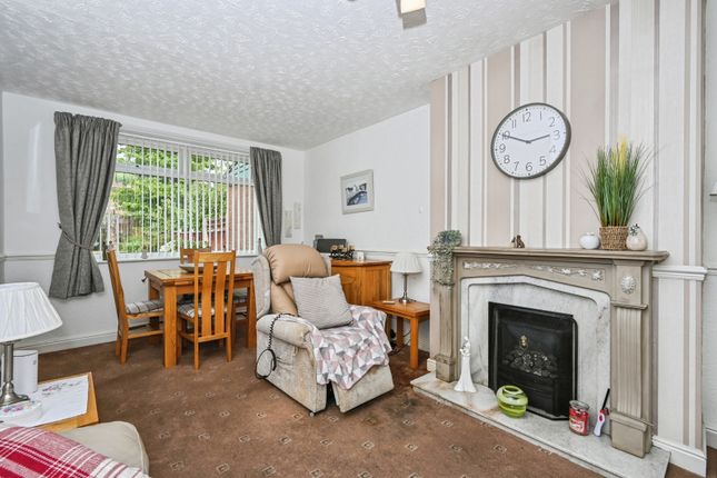24, West Drive, Warrington photo 4