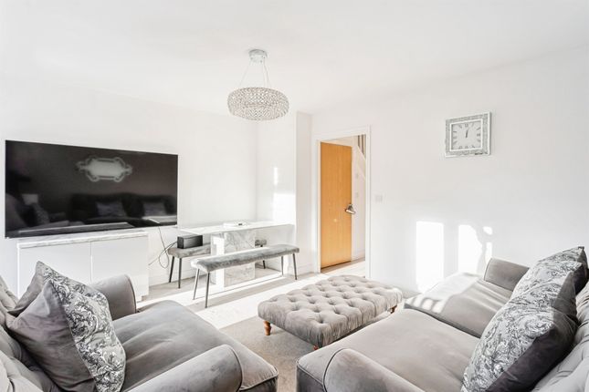 32, Blanford Avenue, Haywards Heath photo 4