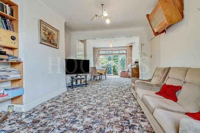 58, Birchen Grove, London photo 4