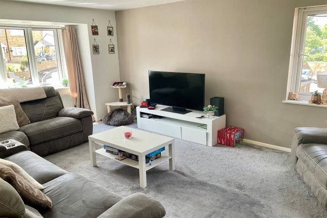Flat 11, Priory House 157-15, Folkestone Road, Folkestone Road, Dover photo 2