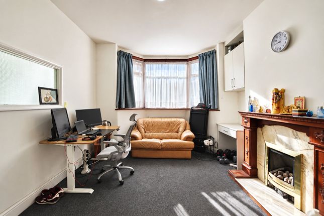 113, Shrewsbury Road, London photo 2