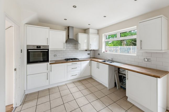 9, Harridge Close, Leigh-on-sea photo 4