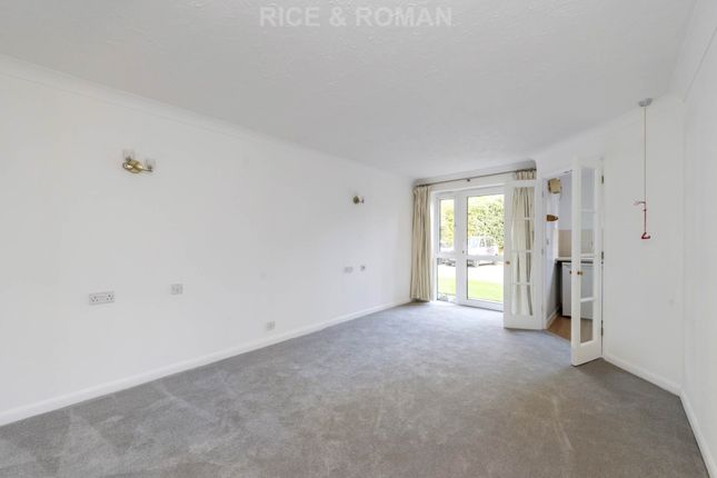 2 Royston Court, Manor Road North, Esher photo 2