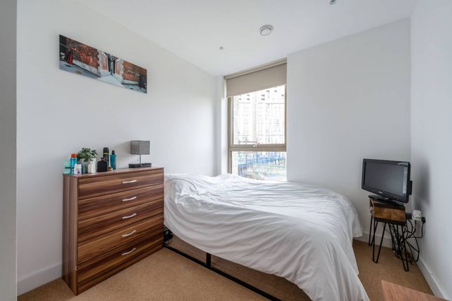 Flat for sale in Caithness Walk, Central Croydon, Croydon