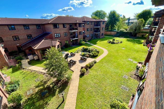 Thumbnail Flat for sale in Tudor Court, Hatherley Crescent, Sidcup, Kent