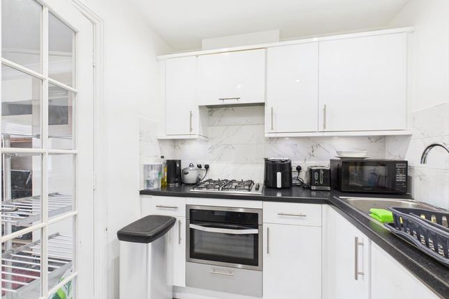 Flat 4, Louise Court, 121 Byron Road, Harrow photo 3