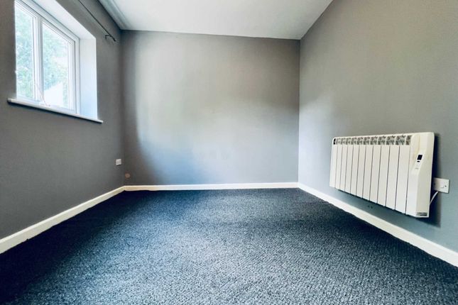 110d, Oak Avenue, Newton Le Willows photo 5