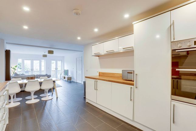 17b Dale Avenue, Nottingham photo 4