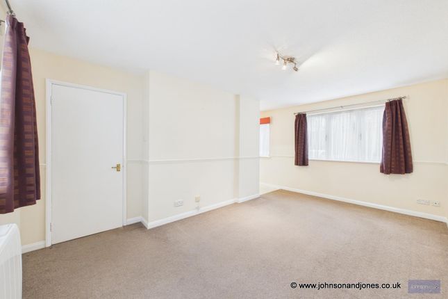 1 Foundry Mews, Gogmore Lane, Chertsey photo 3