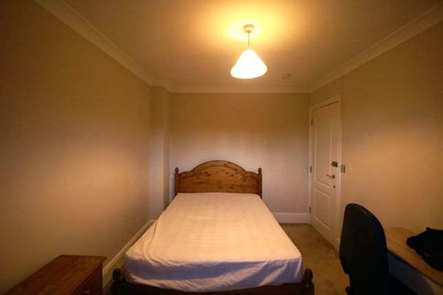 Room to rent in Anton Road, Andover