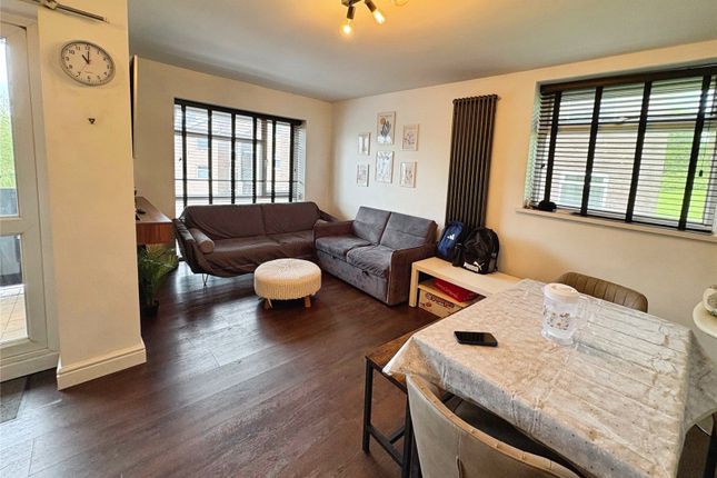 17 St. Margarets Court,, Linnet Close, Cardiff photo 3