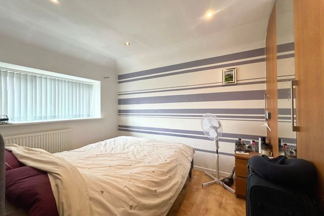 146 Favell Drive, Milton Keynes photo 3
