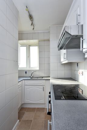 Flat to rent in Hall Road, London
