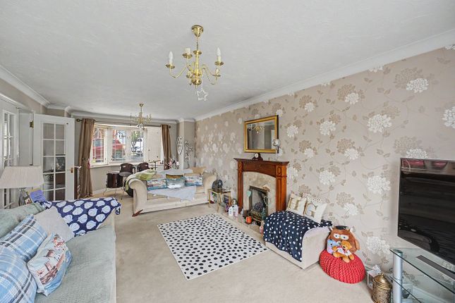 42, Highgrove Meadows, Telford photo 4