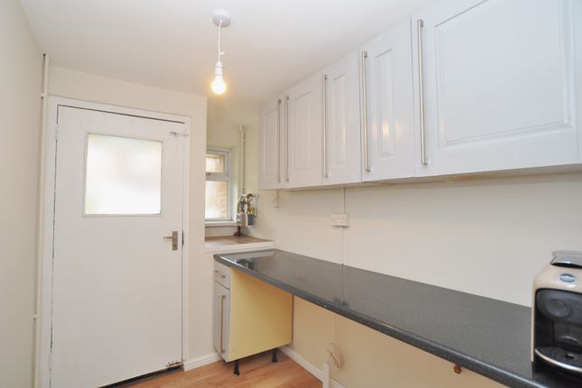 Terraced house to rent in Roundmead, Bedford