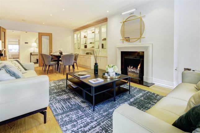 Flat for sale in Mountview Close, London