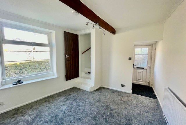 10, Albert Square, Keighley photo 5