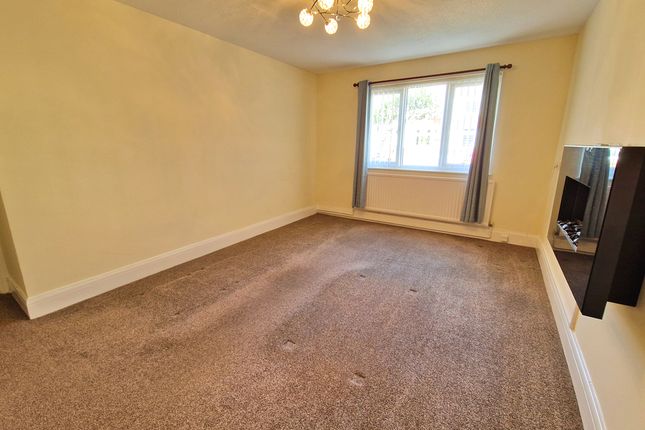 17, SEABANK COURT, PORTHCAWL photo 4