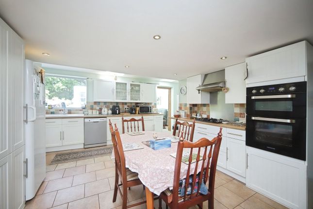 Rose Dene, Tithill, Taunton photo 4