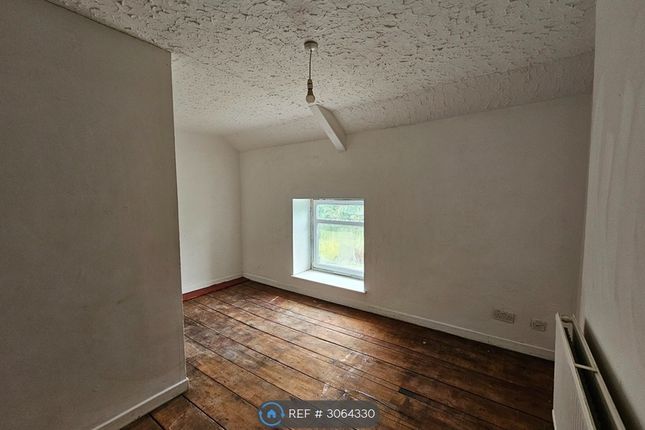 Mill Row, Pontardawe, Swansea photo 4