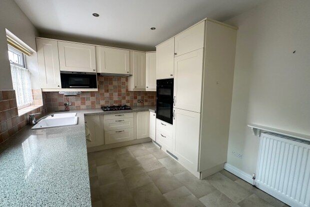 Property to rent in Harewood Avenue, Normanton WF6