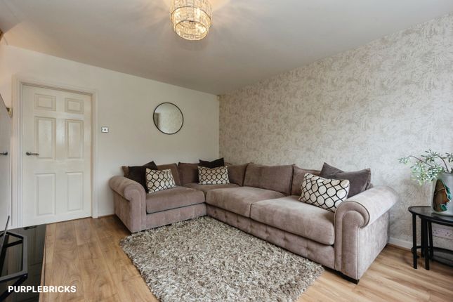 5, Nightingale Drive, Audenshaw photo 2