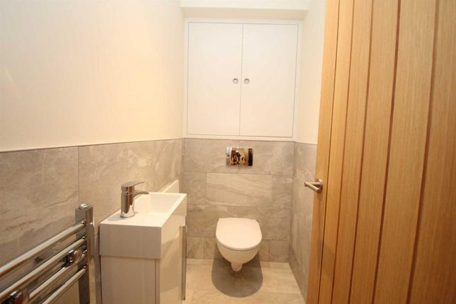 22 Two Waters Road, Hemel Hempstead photo 4